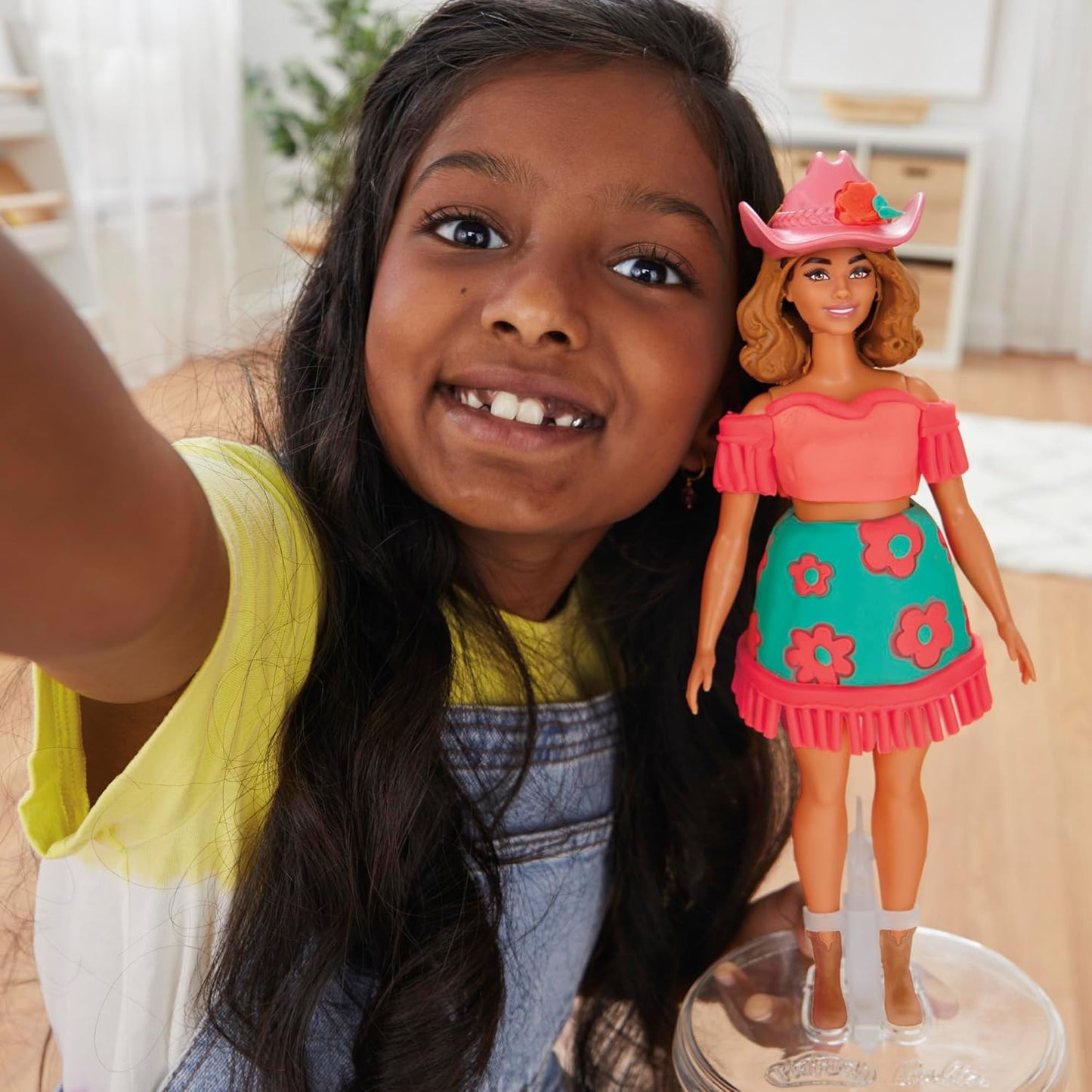 Play-Doh Barbie Florals and Fringe Set, Make Doll Clothes with Modeling Compound