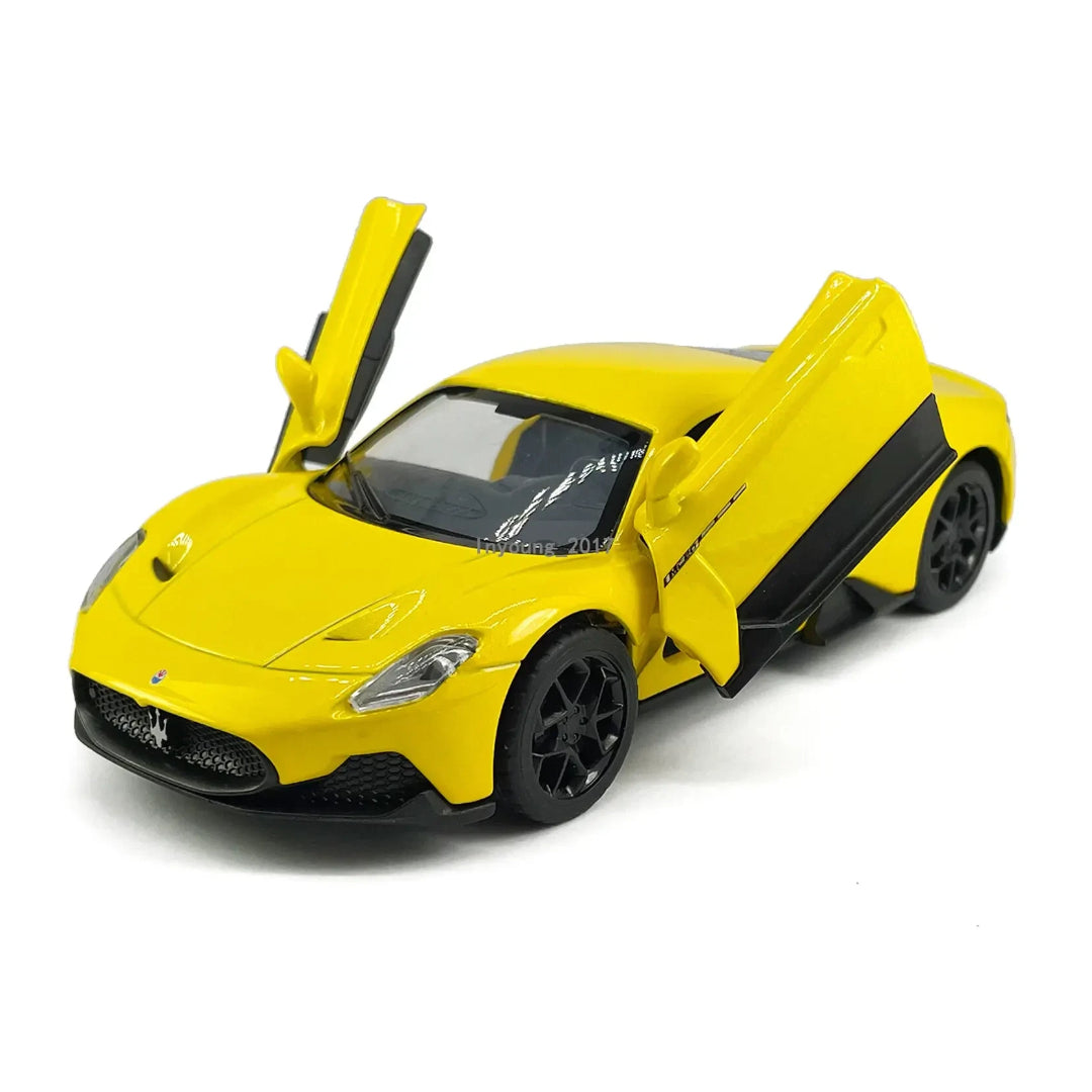 سبيكة صفراء GTR GTR سحب السيارات سيارات DIECAST