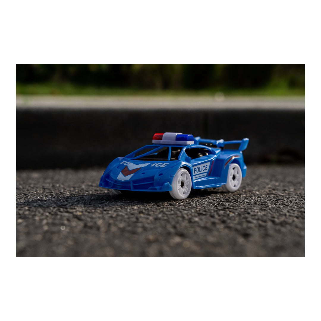 عجلة عالمية مع سيارة شرطة رذاذ الدخان مع الموسيقى