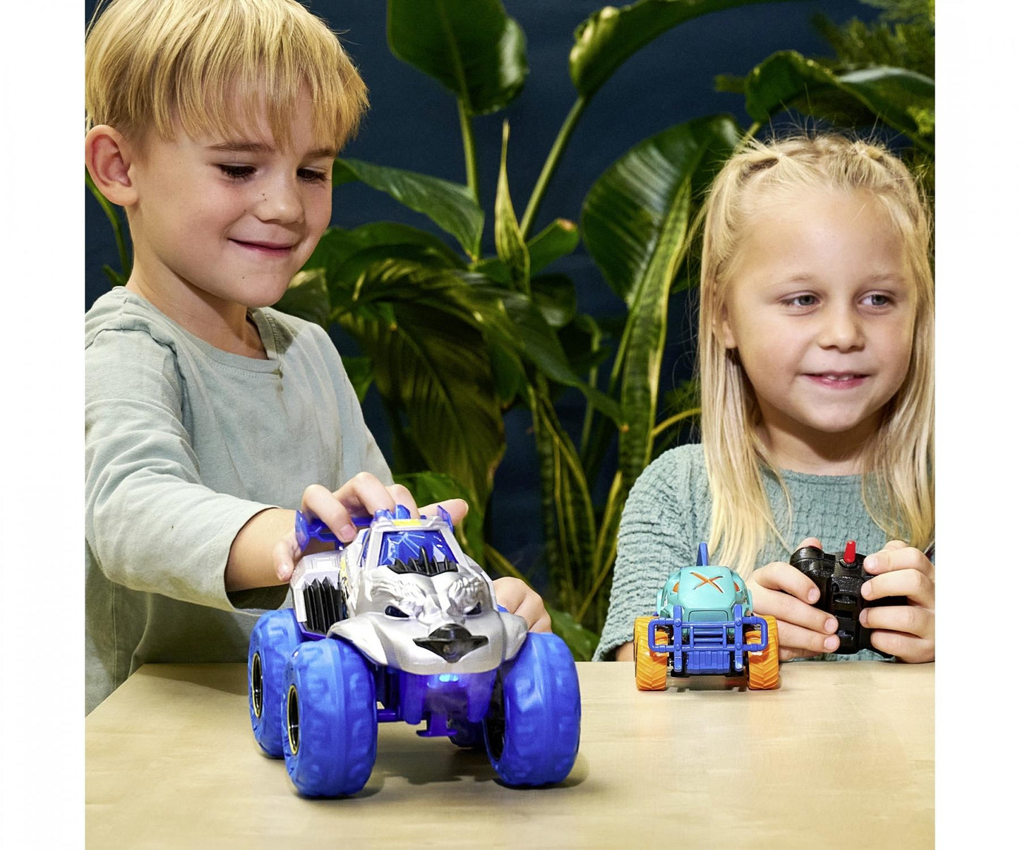 ديكي تويز وحش الجليد القطب الشمالي