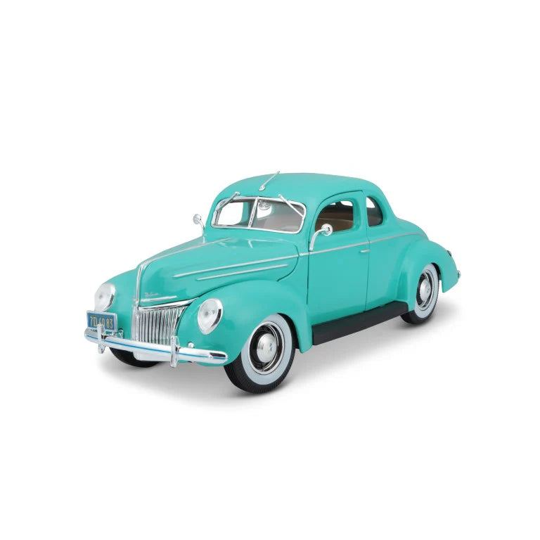 Maisto 1:18 Diecast Ford Deluxe Coupe 1939 Green
