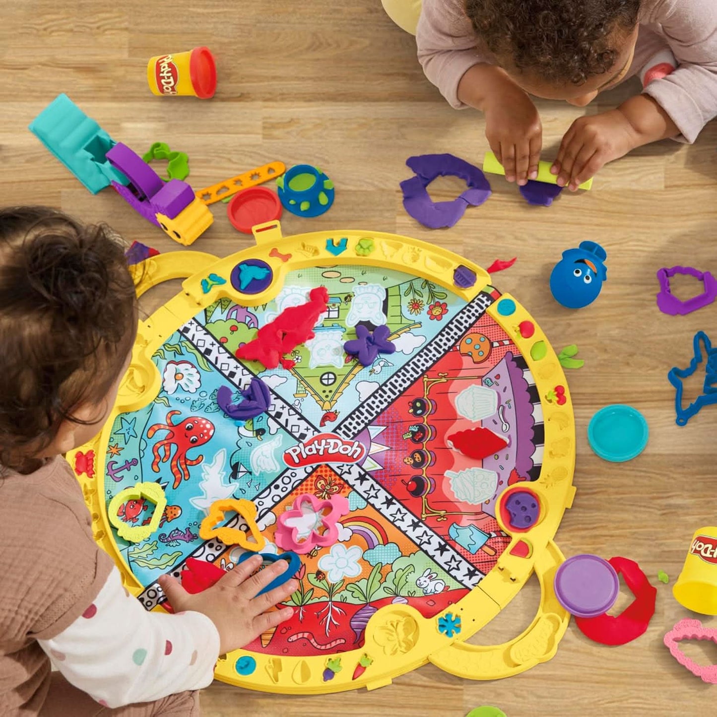 Play - Doh Fold N Go Playmat - Superpanda
