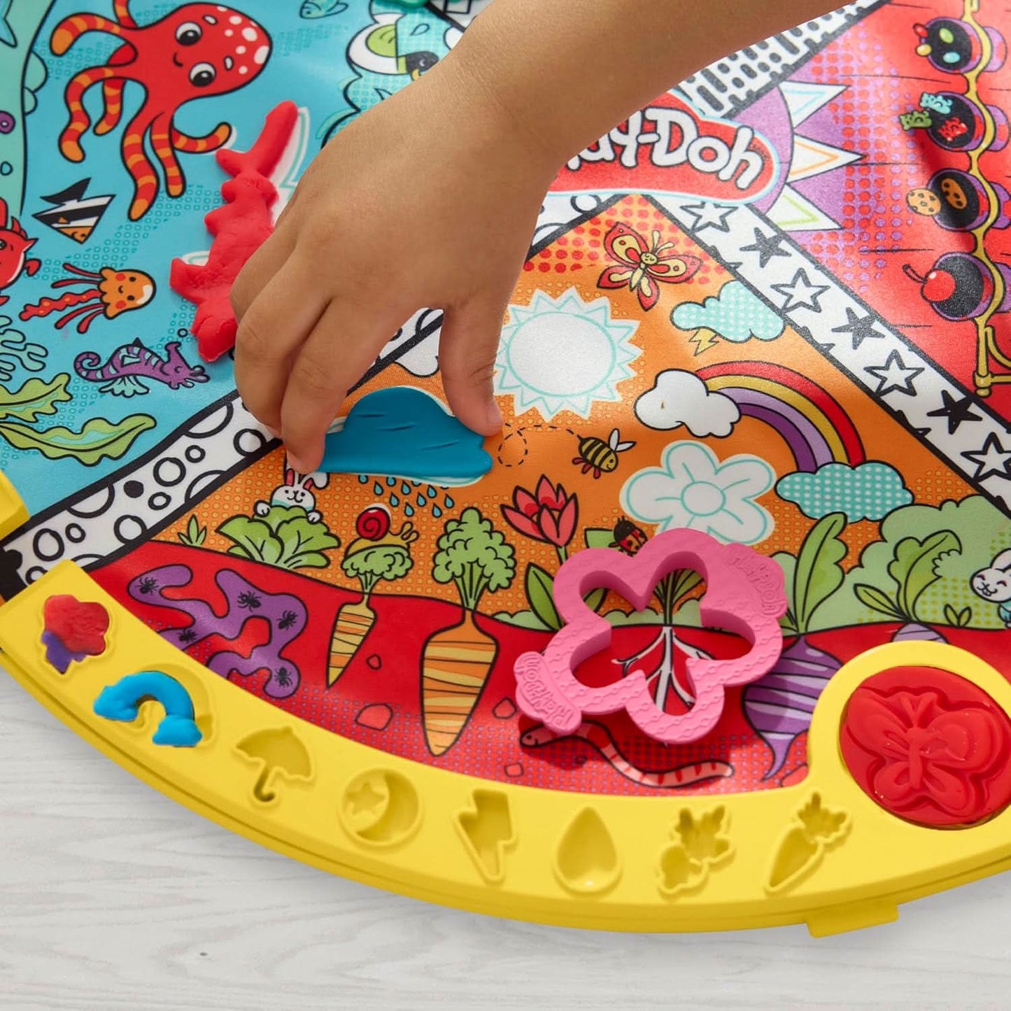 Play - Doh Fold N Go Playmat - Superpanda