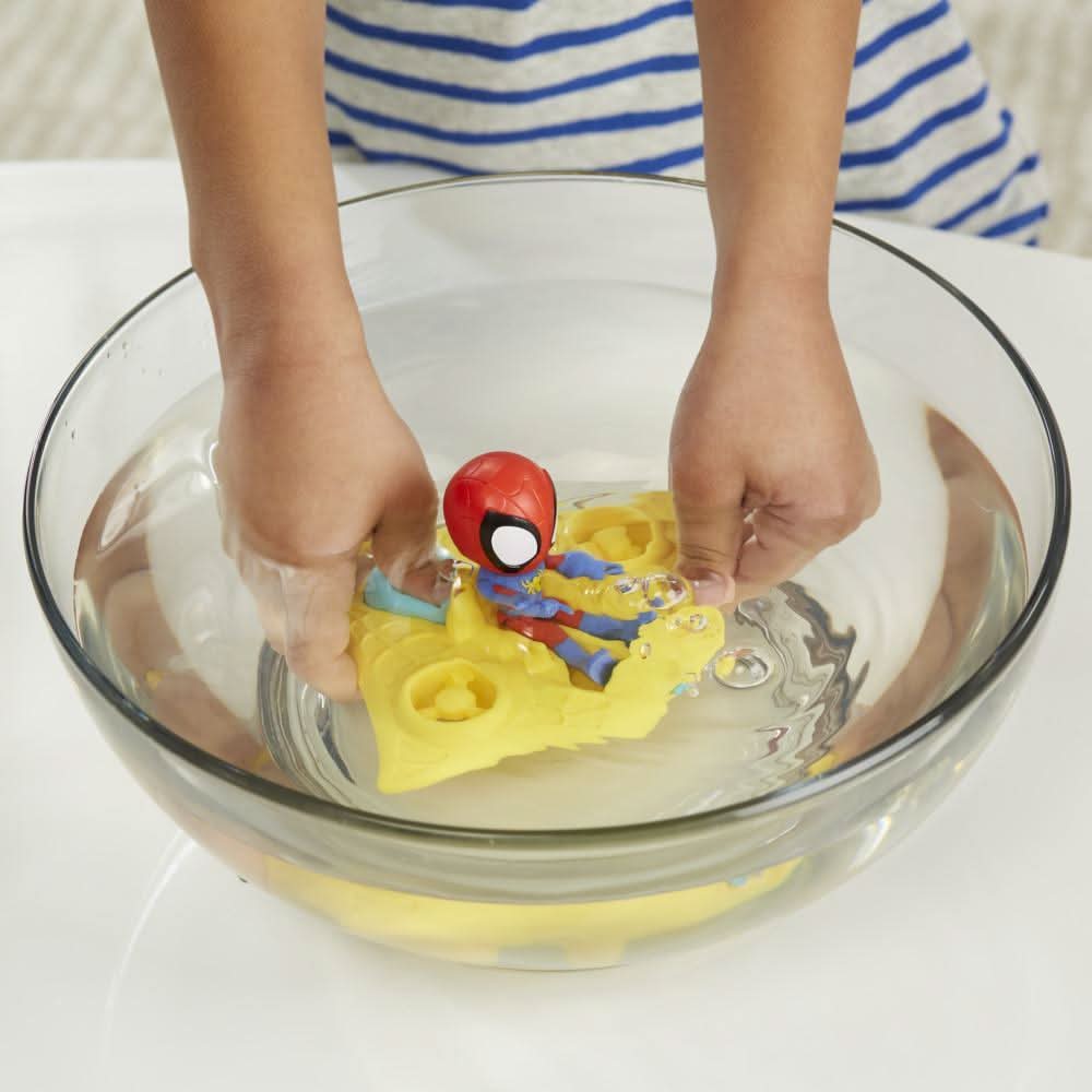 Spidey and His Amazing Friends Spidey Water Web Raft - Superpanda