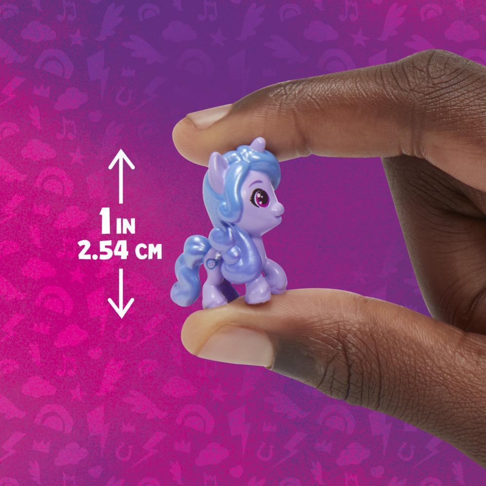 My Little Pony Mini World Magic Crystal Keychain Izzy Moonbow Toy