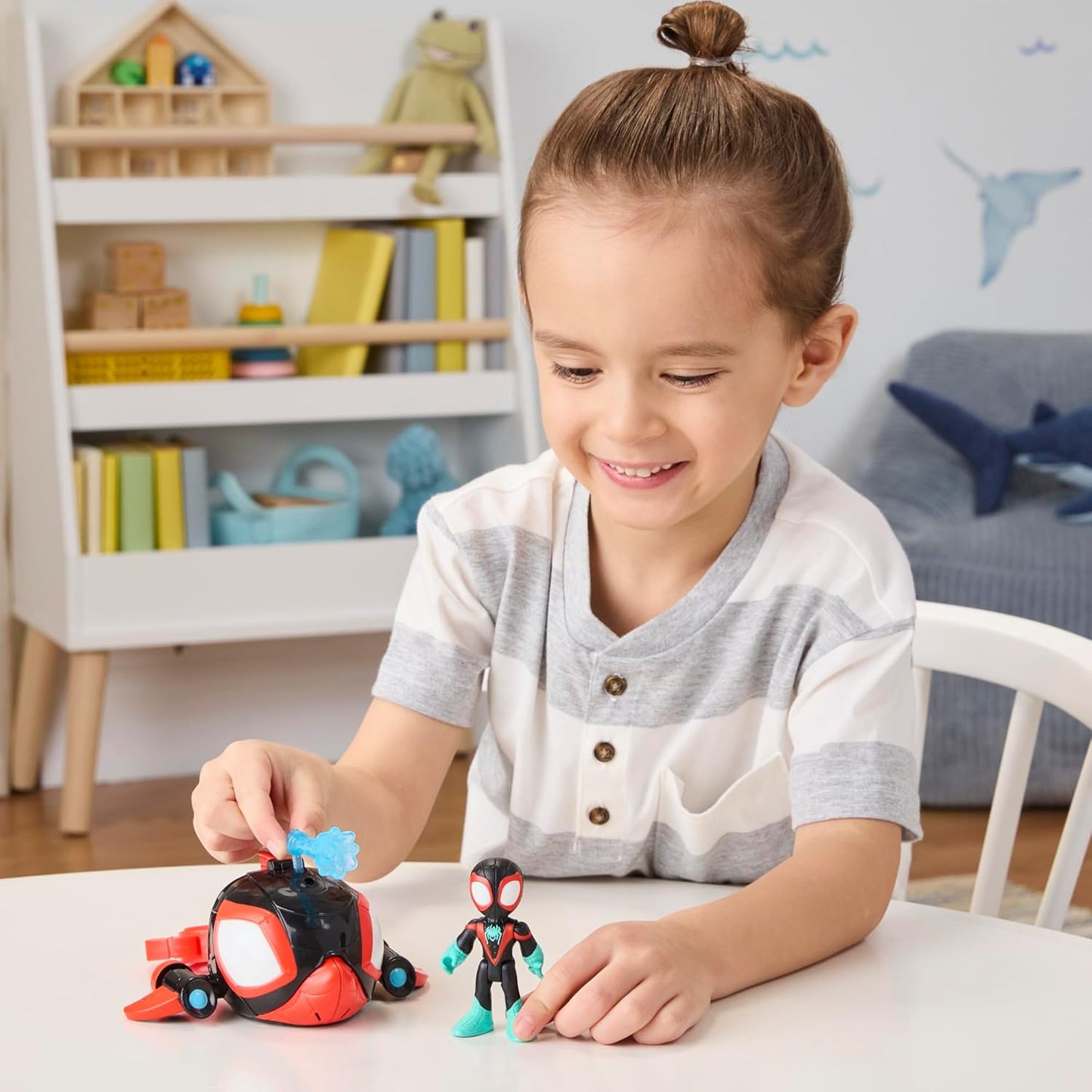 Hasbro Marvel SAF WATERWEBS Spin Dolphin