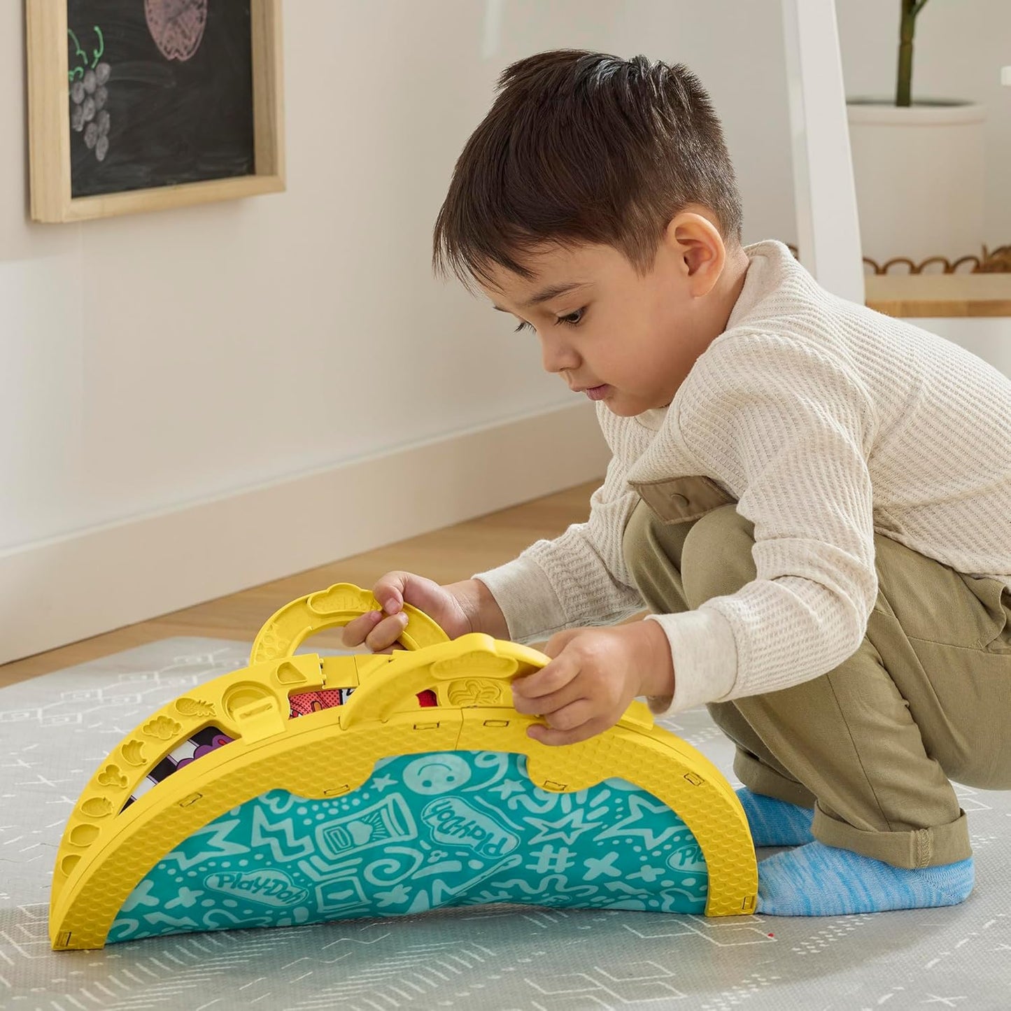 Play-Doh Fold N Go Playmat