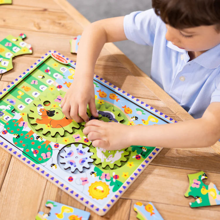 Melissa & Doug Animal Chase I-Spy Gear Puzzle