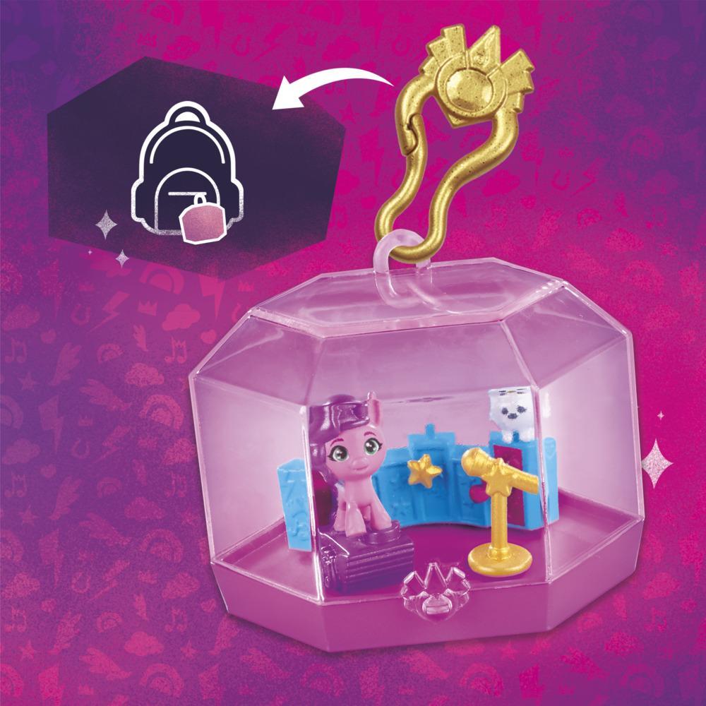 My Little Pony Mini World Magic Crystal Keychain Princess Pipp Petals Toy