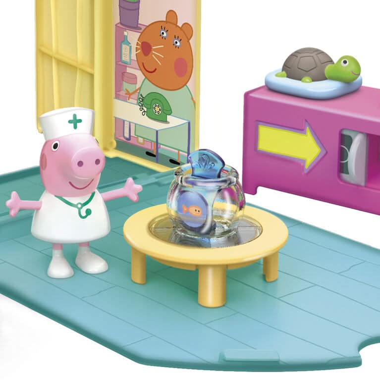 Peppa’s Adventures Peppa Visits the Vet Playset - Superpanda