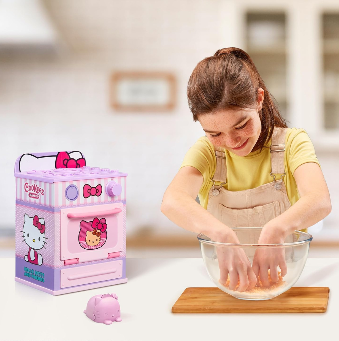Cookeez Makery Hello Kitty Oven Playset